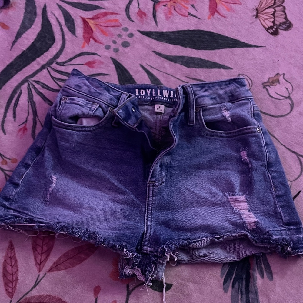 Idyllwind Women's Ripped Jean Shorts - Dark Blue